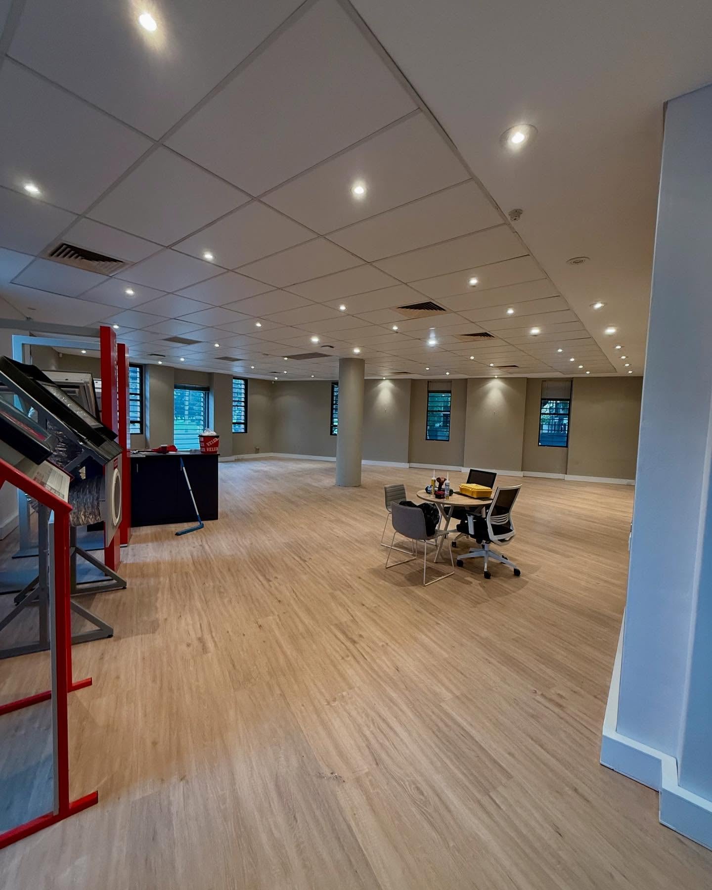 Office showroom fit-out with skirting duct